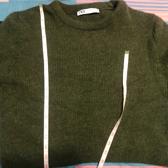 Cropped Knit Sweater - Picture 7 of 7